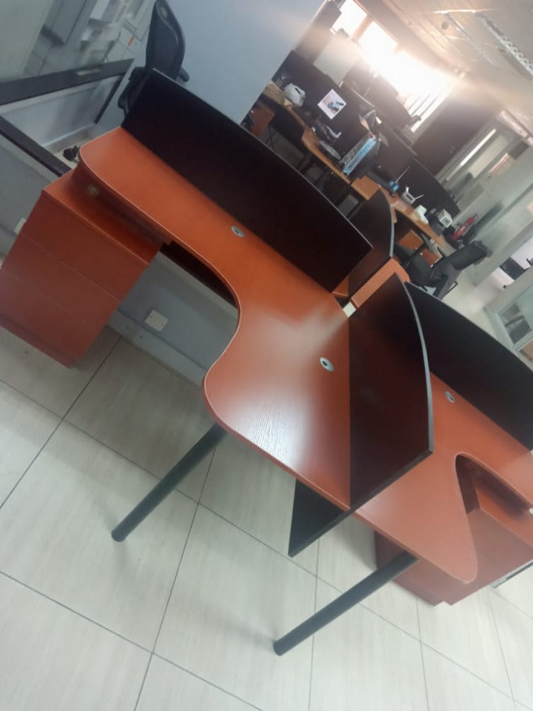 4 sitter workstation desk